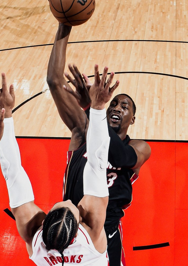 勇士轻取魔术，范弗利特高光表现的简单介绍