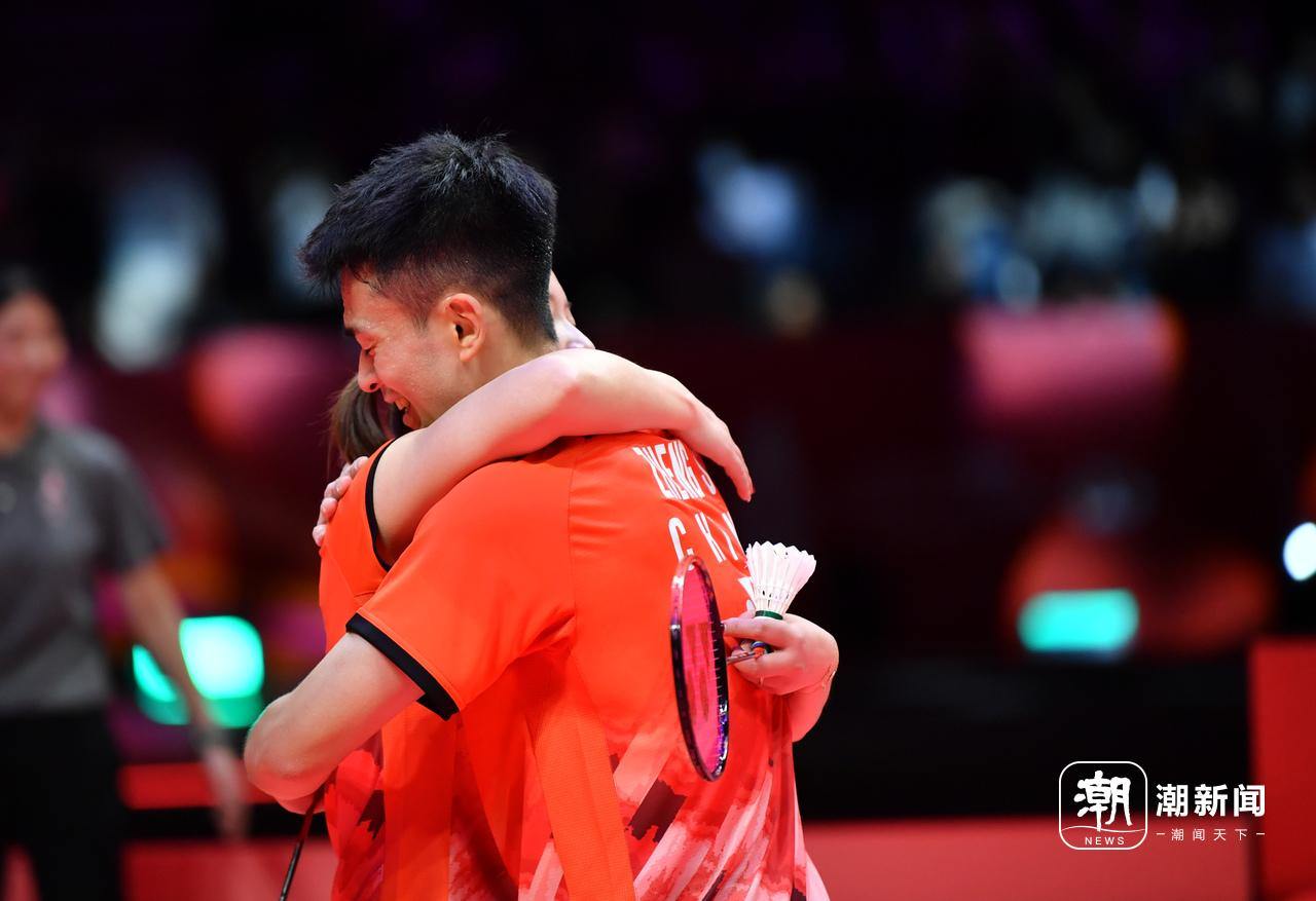 泰国队鏖战马来西亚队，郑思维扛起全队