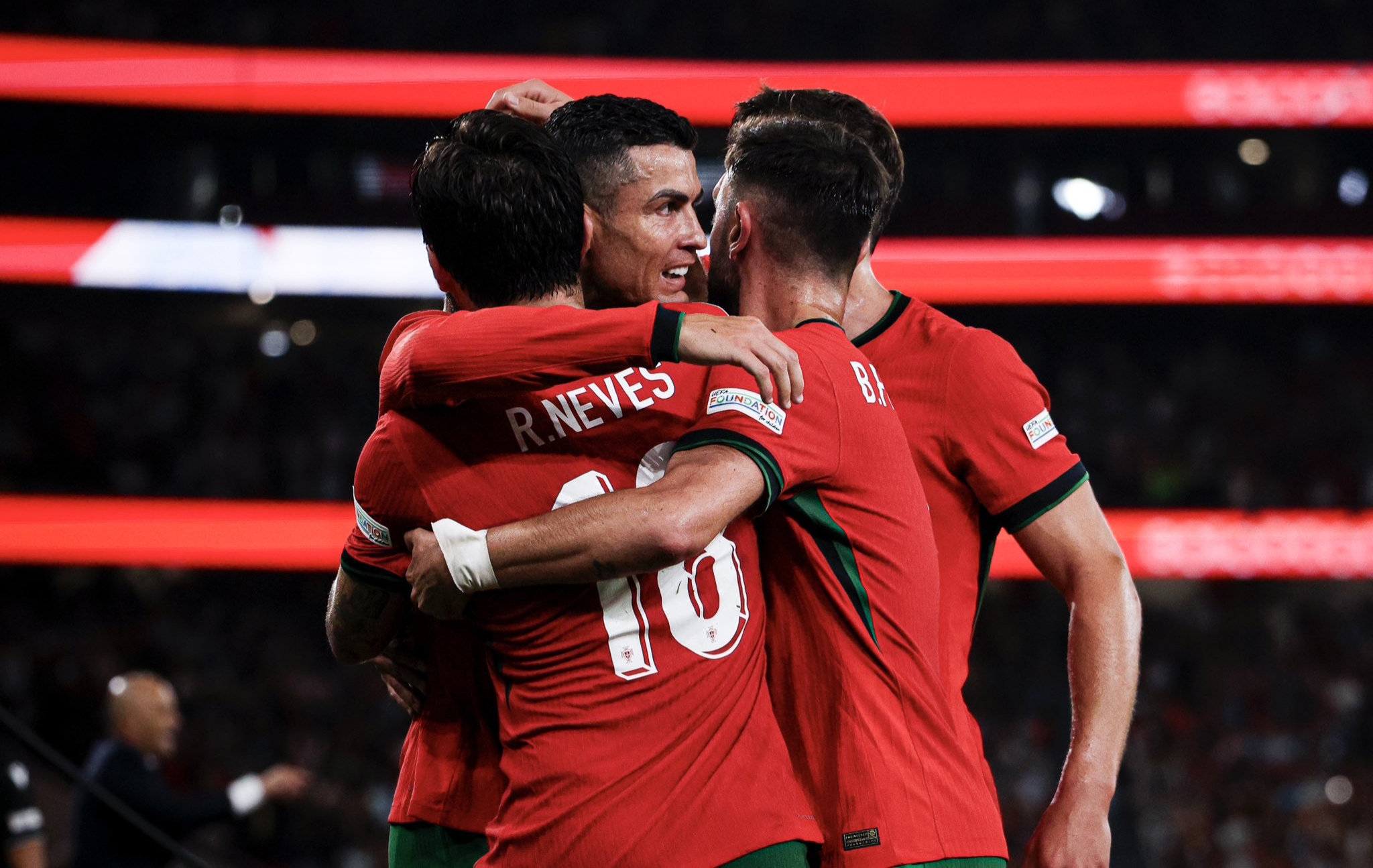 葡萄牙队力克瑞典队，张本智和点燃赛场