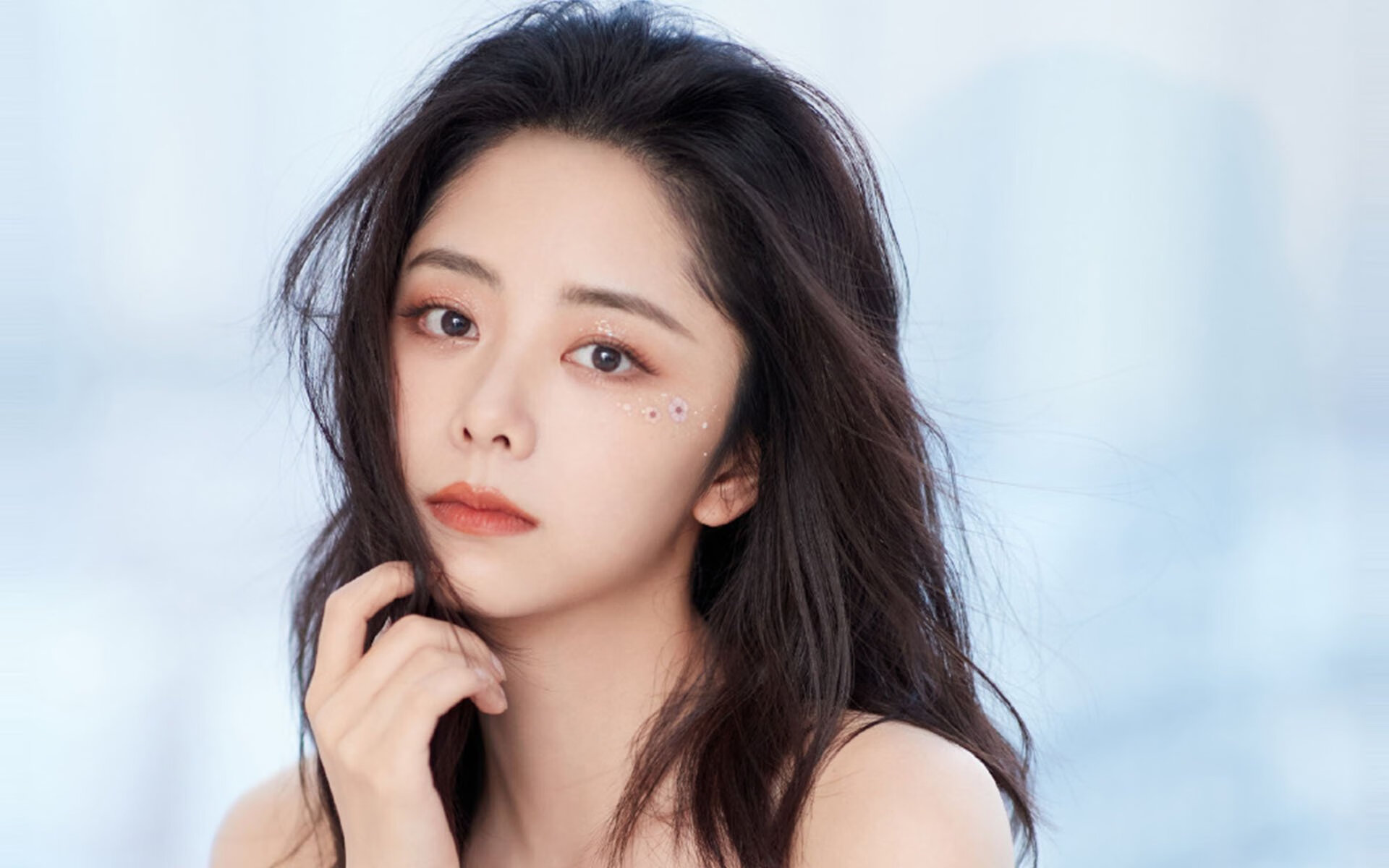 意志的较量，印尼风暴力克泰式坚韧，尤伯杯半决赛的冰与火之歌决胜时刻，扛鼎者陈雨菲以定海神针之姿，引领国羽女队惊涛骇浪中前行