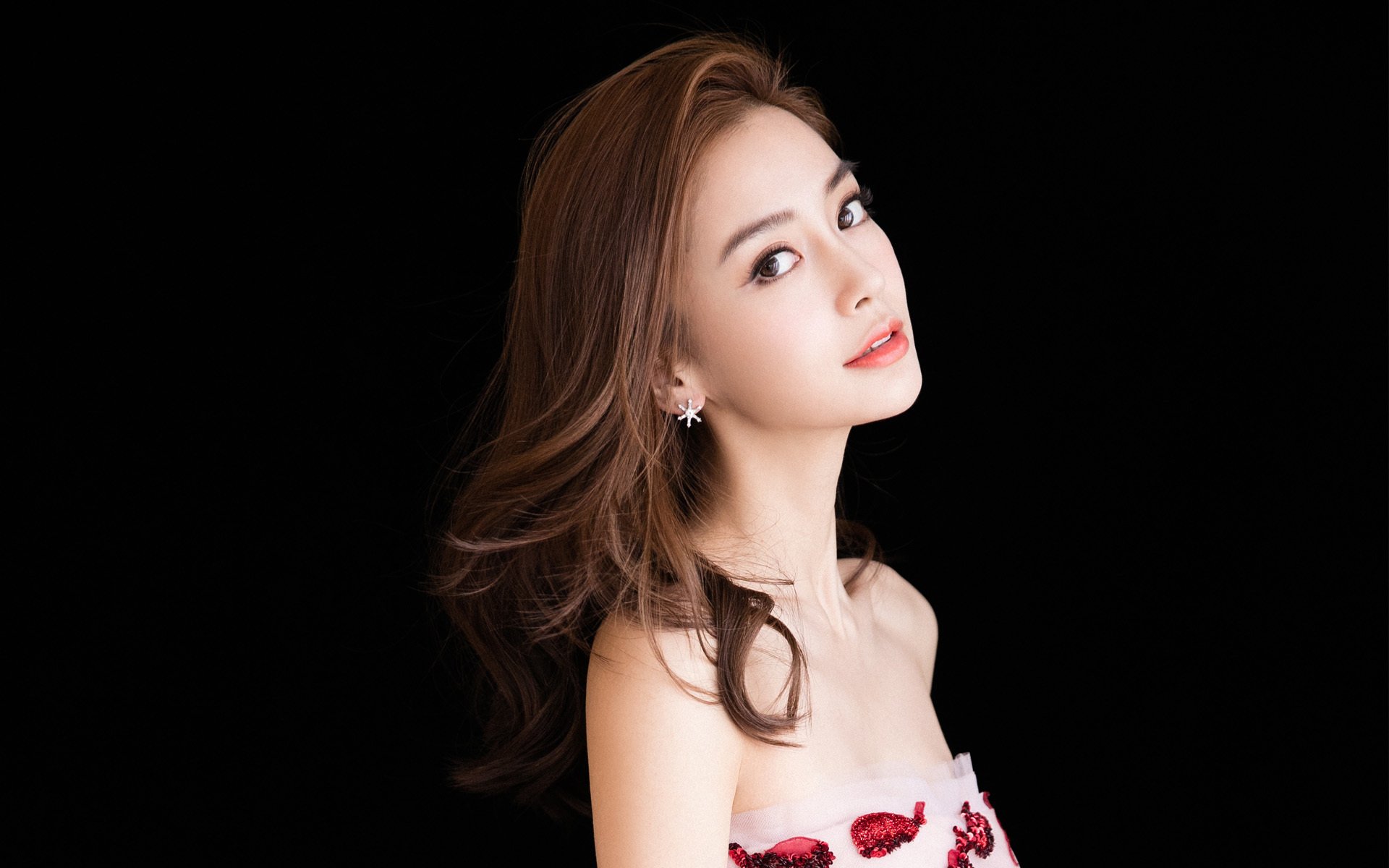 沙特两球领先被追平,加克波数据全面爆炸