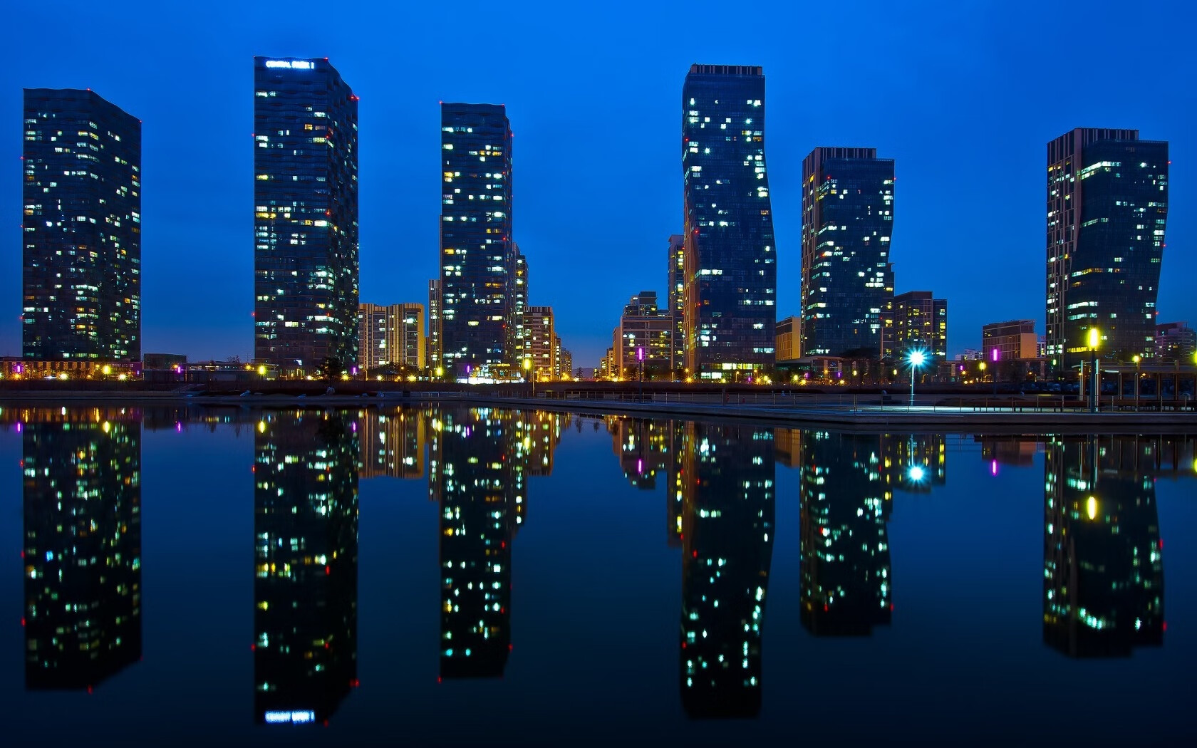 卫星信号穿越撒哈拉？莱比锡红牛击败阿尔及利亚引德甲数据风暴，争冠战暗藏算法谜题