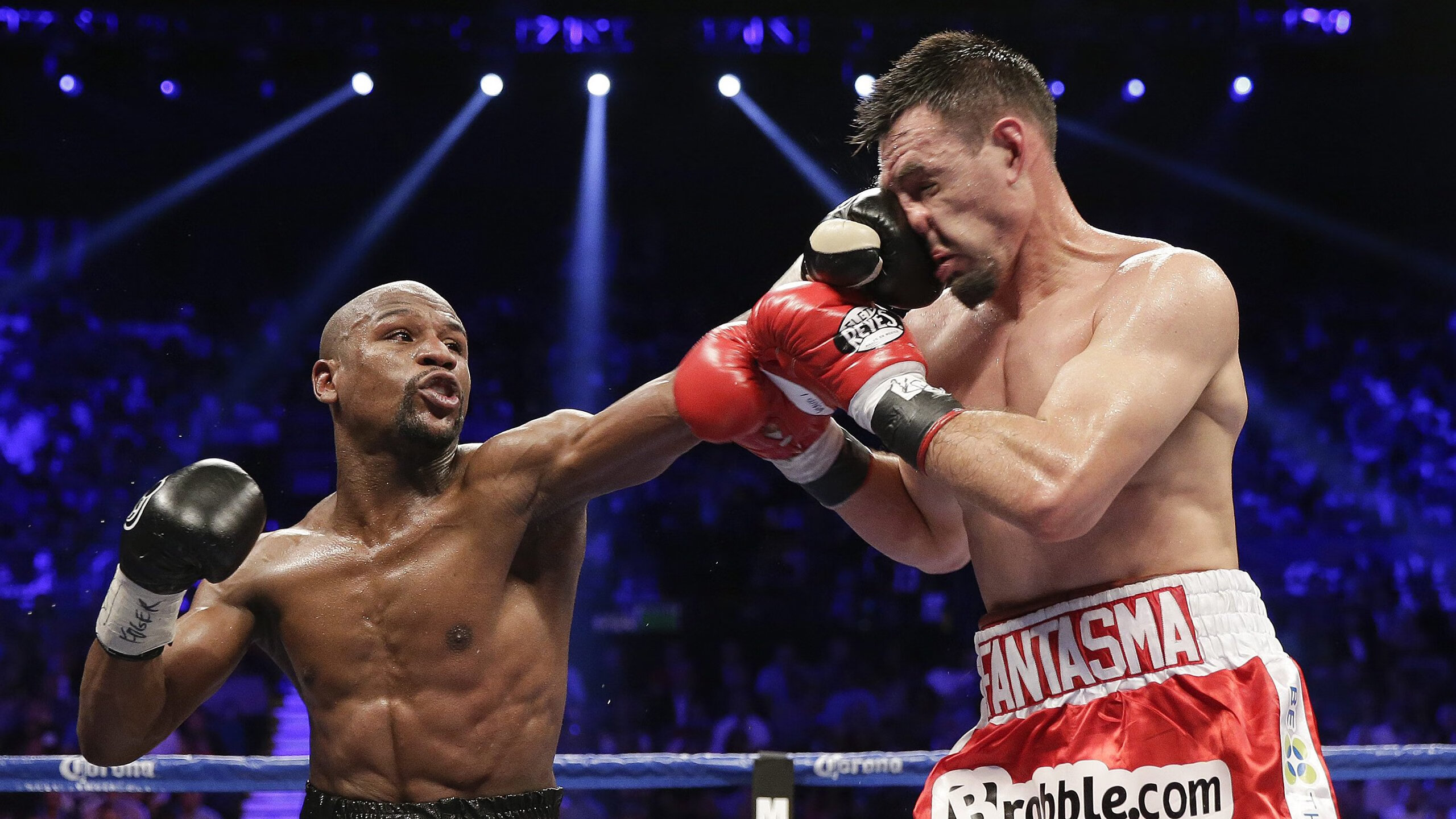 双城记，凯尔特人鏖战火箭之夜，库里在另一片球场刷新历史