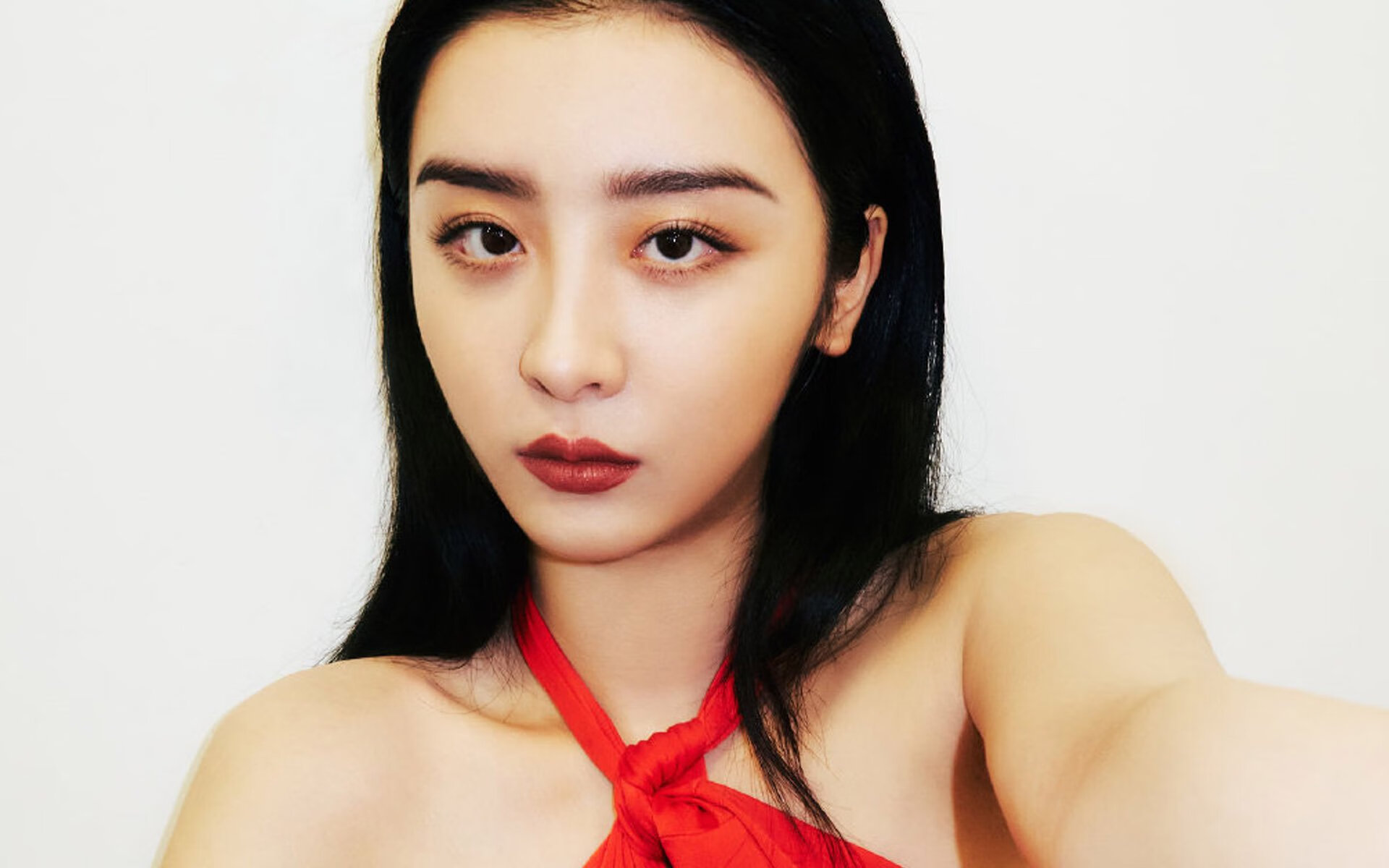 冰岛寒霜终场绝杀，克瓦拉茨赫利亚的永恒里程碑，当北欧神话压过非洲之光